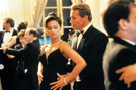 Tia Carrere reveals Arnold Schwarzeneggers faux。